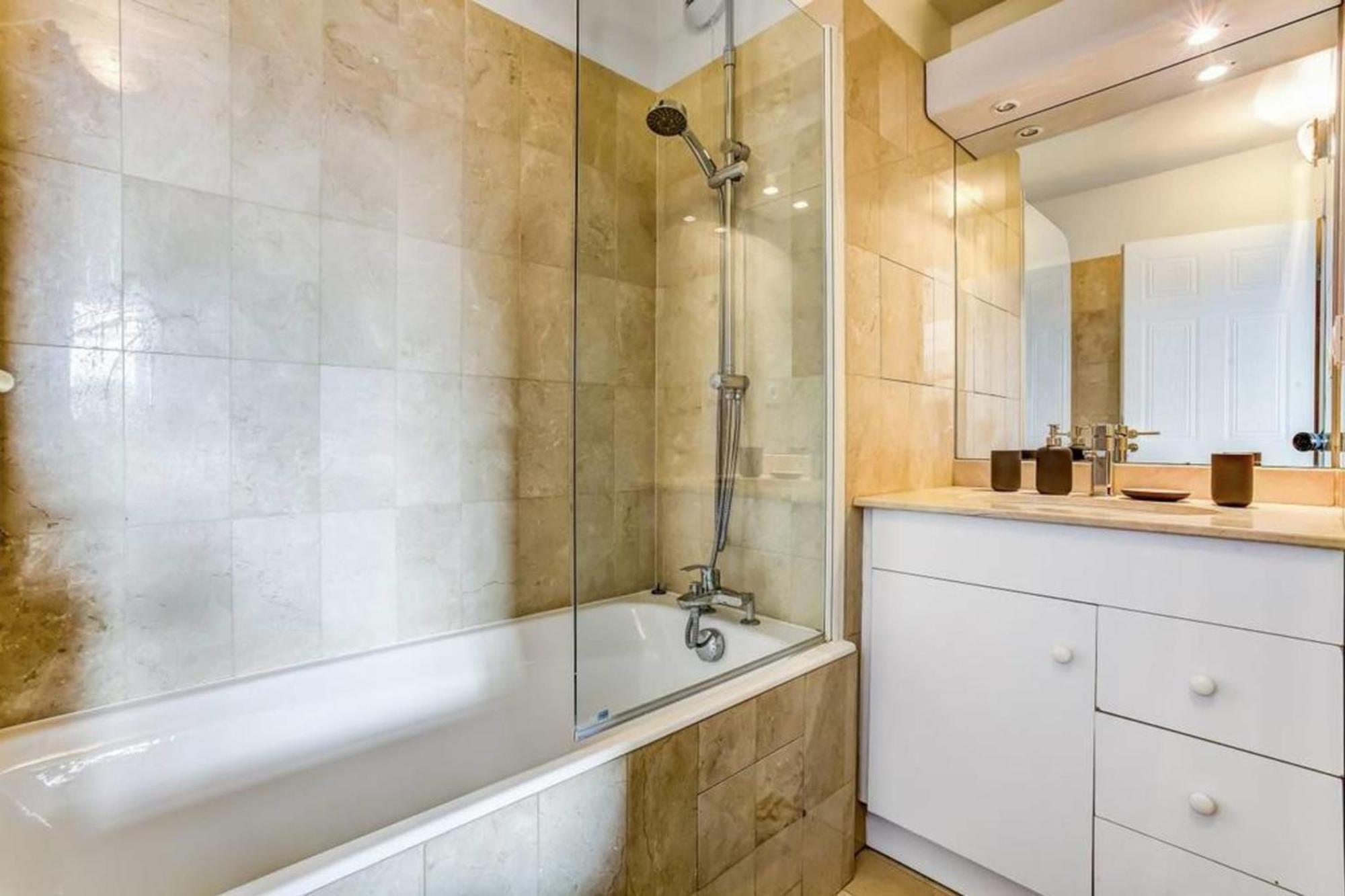 Appartement Des Toits - Welkeys Paris Exterior photo